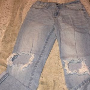 Light washed jeans (hole in knees)
